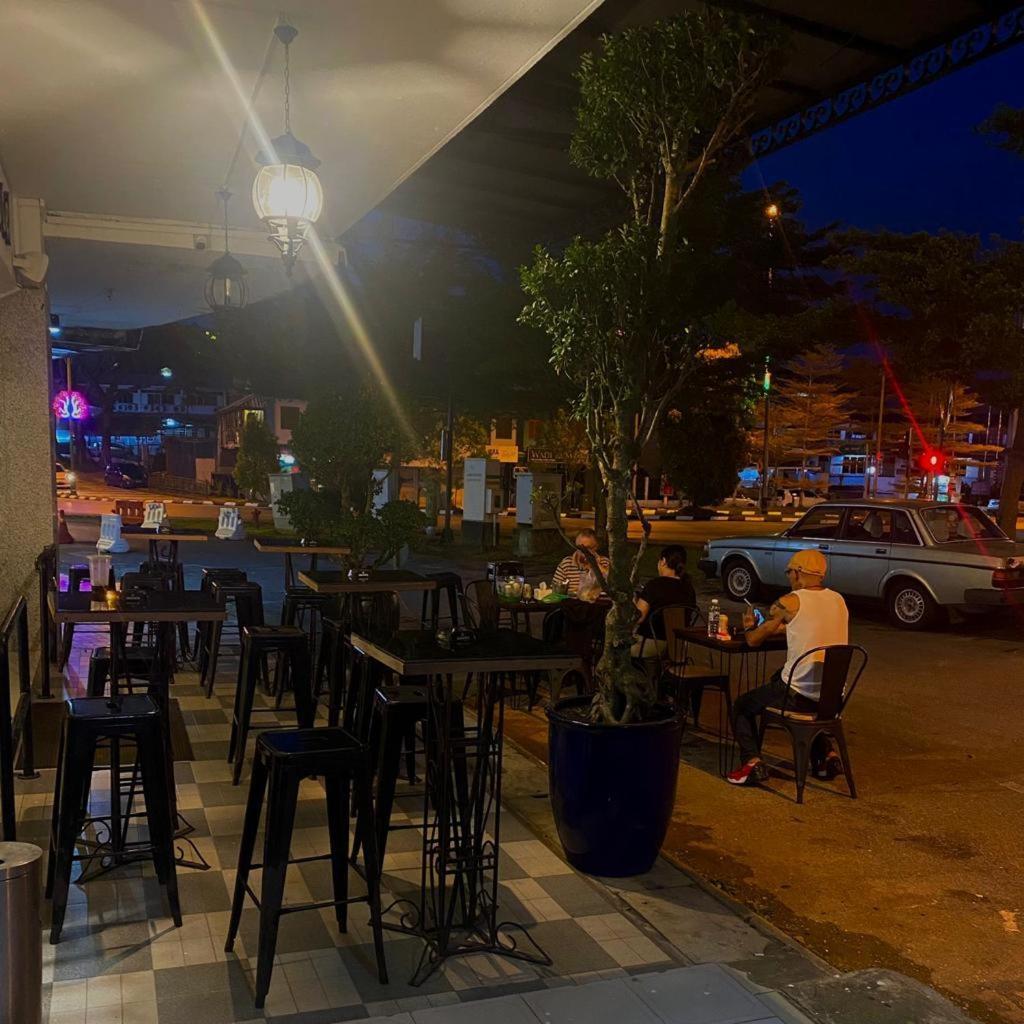 Fata Hotel By Project Borneo Kuching Esterno foto