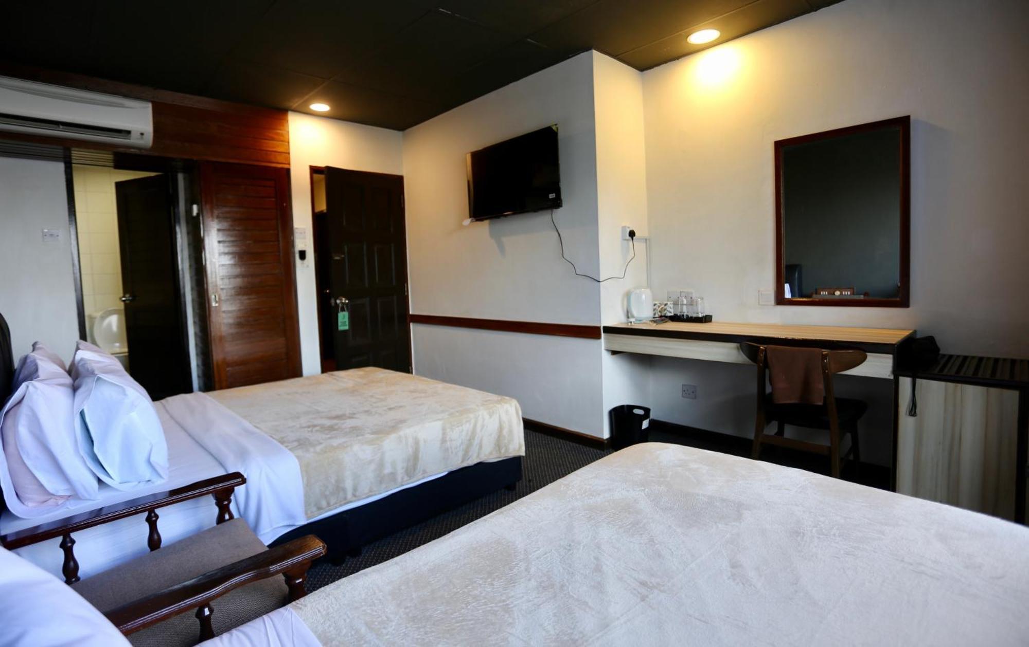 Fata Hotel By Project Borneo Kuching Esterno foto