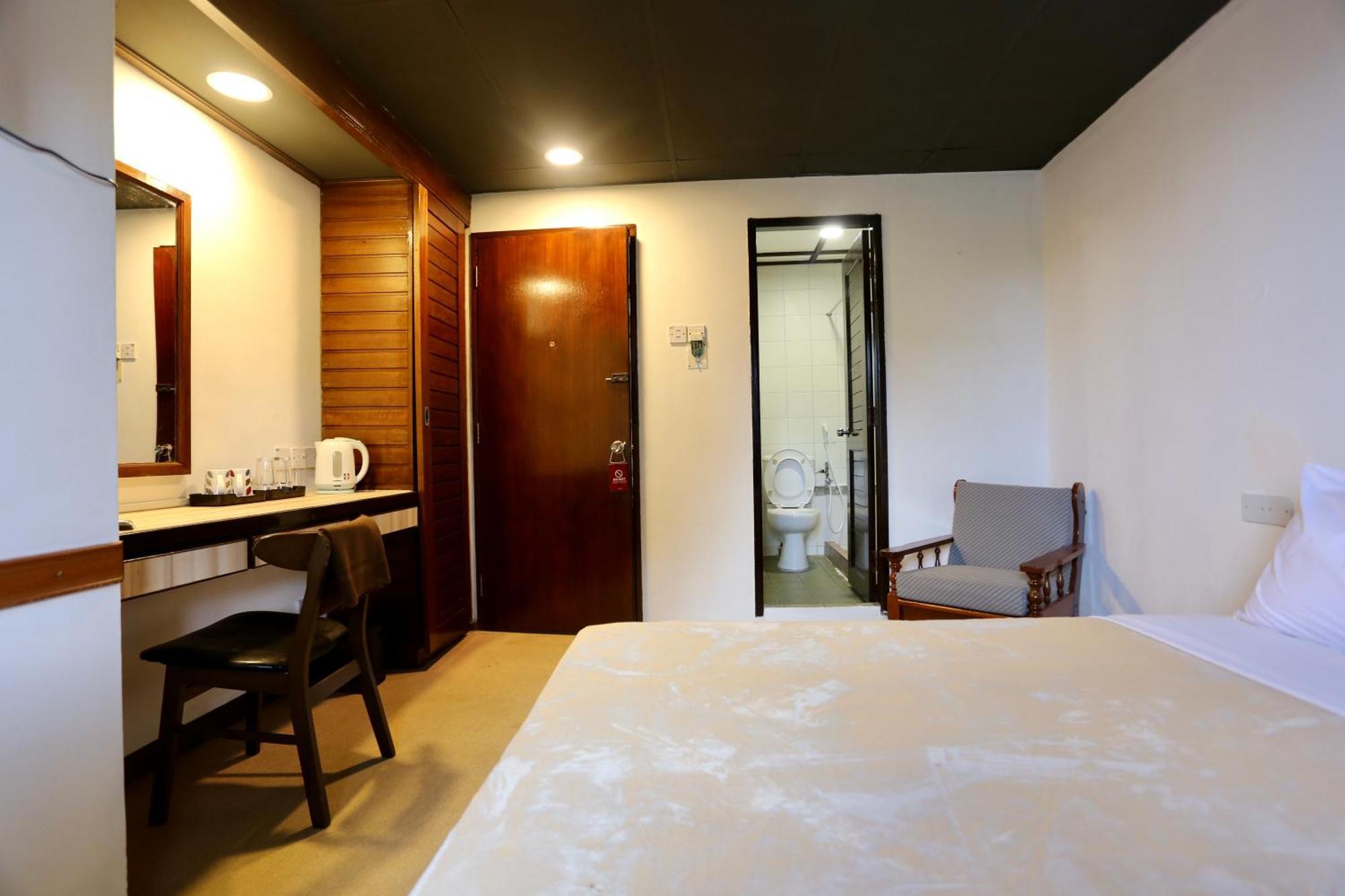 Fata Hotel By Project Borneo Kuching Esterno foto