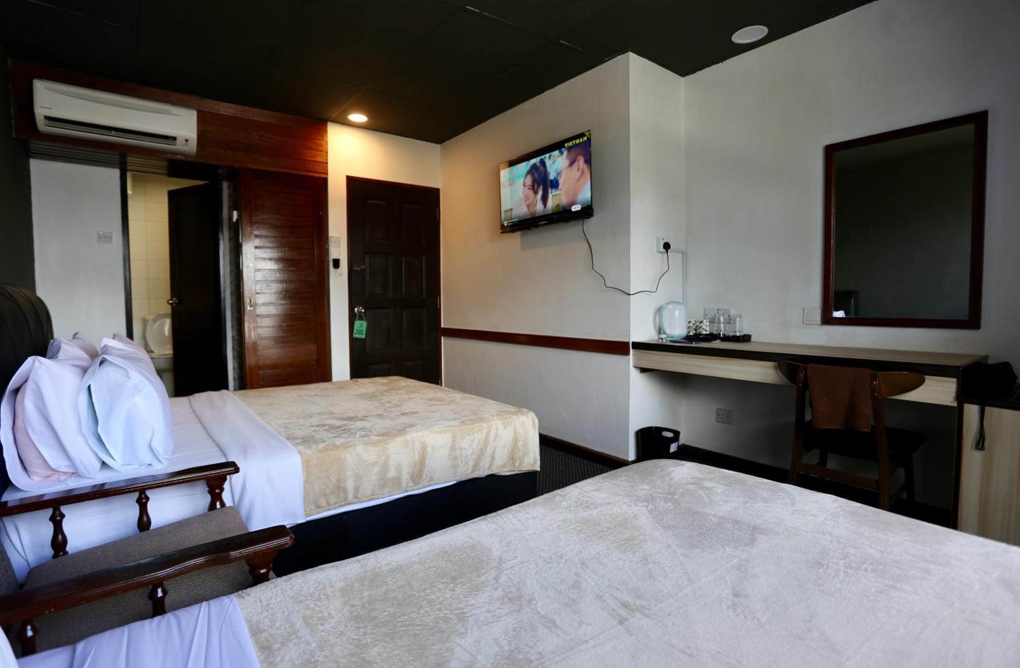 Fata Hotel By Project Borneo Kuching Esterno foto