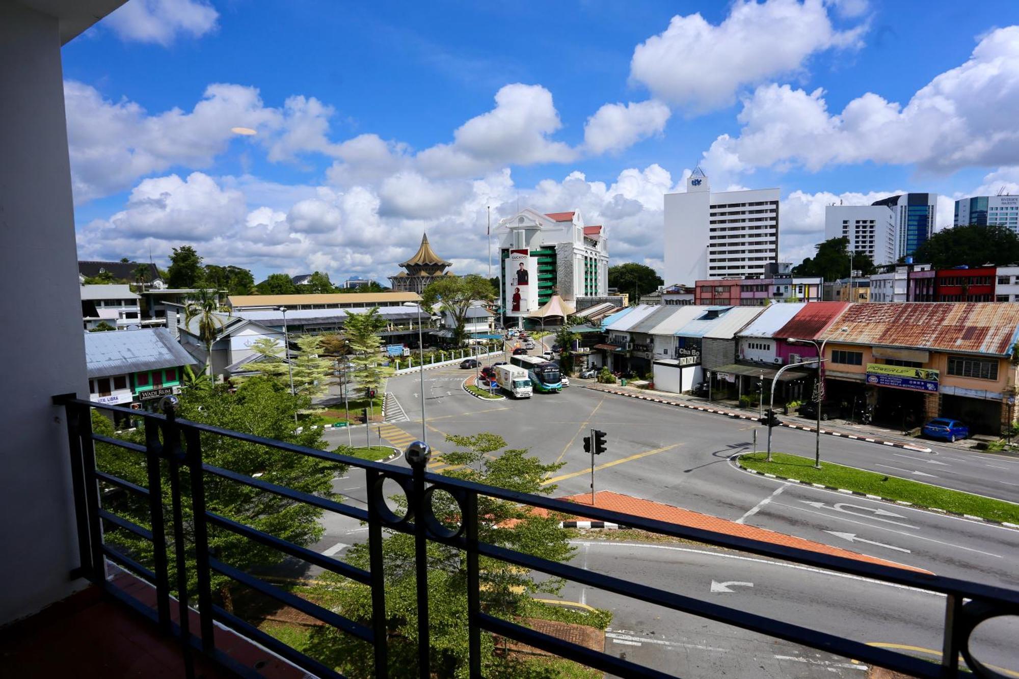 Fata Hotel By Project Borneo Kuching Esterno foto