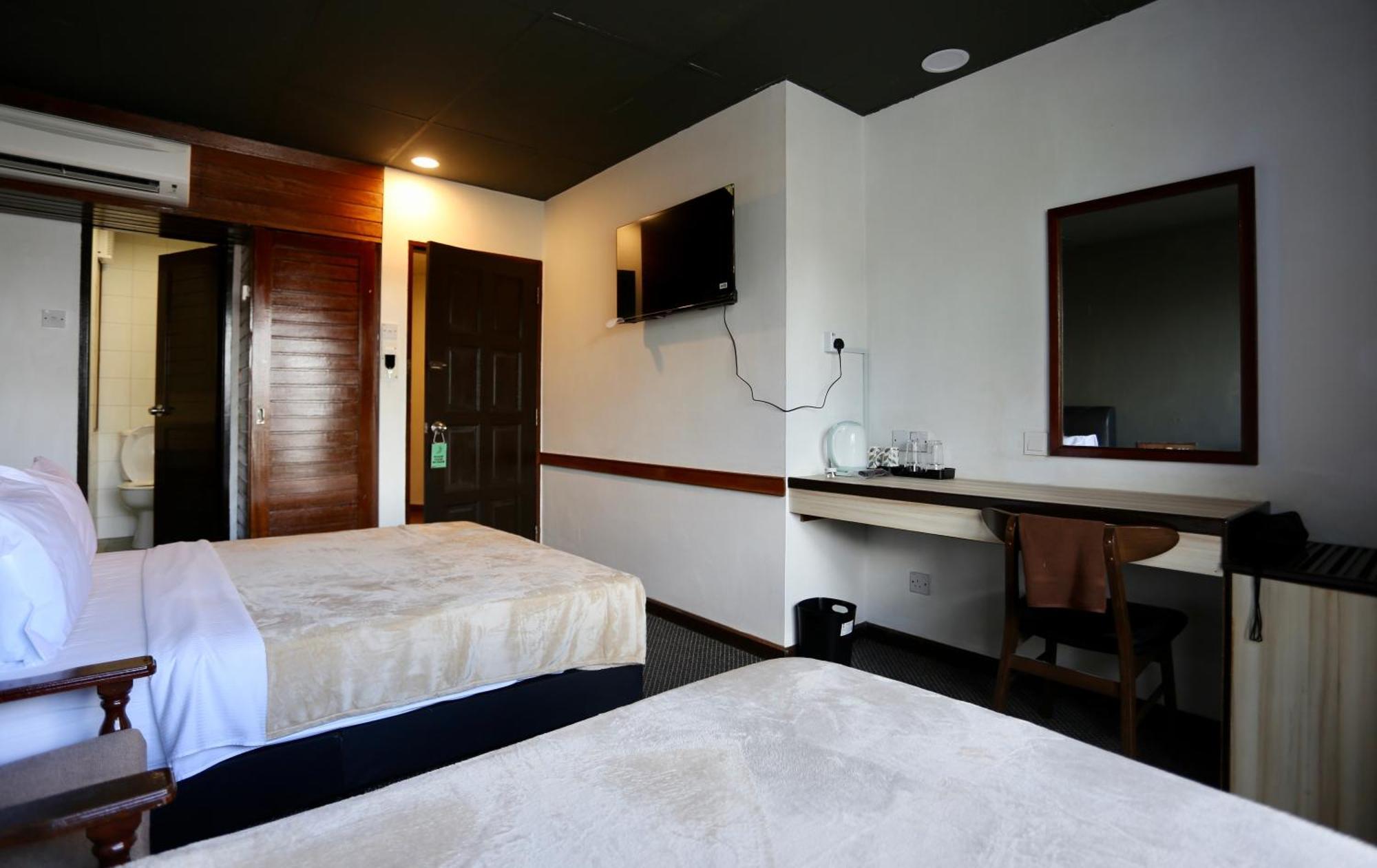 Fata Hotel By Project Borneo Kuching Esterno foto
