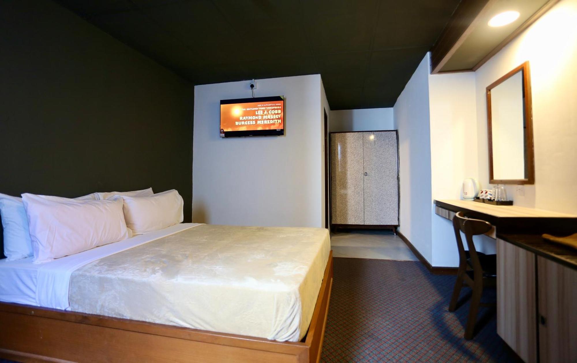 Fata Hotel By Project Borneo Kuching Esterno foto